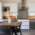 La 4*