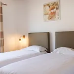 La 4*