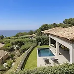 La Apart Otel