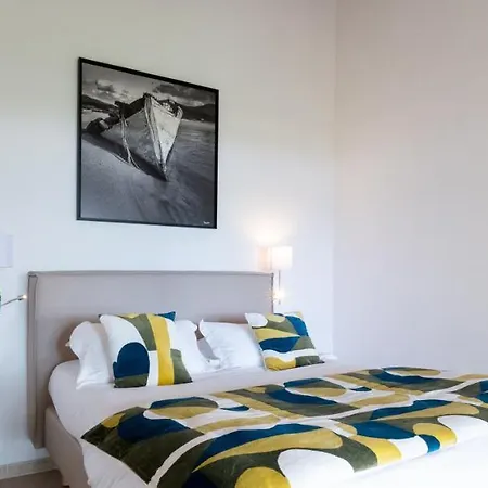 Aparthotel La 4*