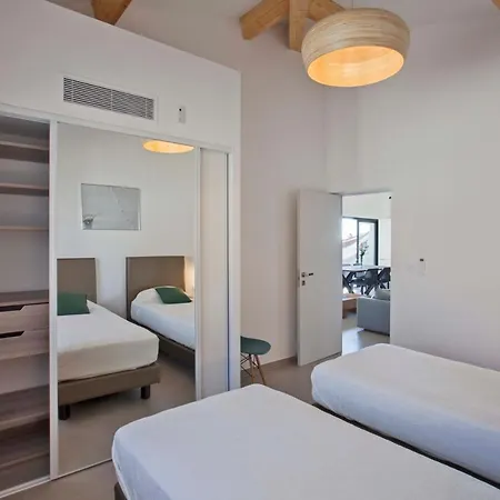 Aparthotel La 4*