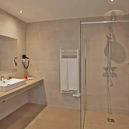 Aparthotel La 4*
